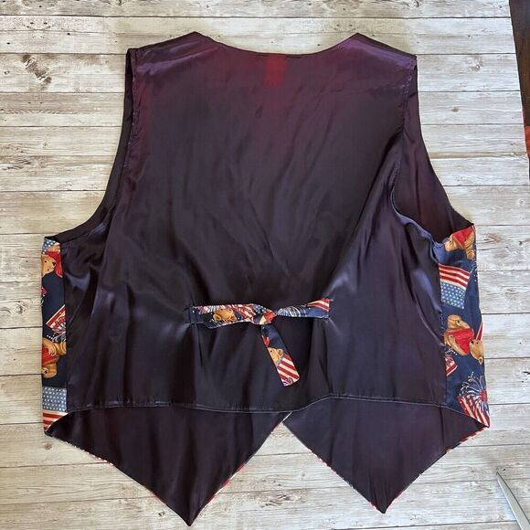 111 MAIN Vest Size 2X 4th Of July Teddy Bear USA American Flag Fireworks EUC - Picture 9 of 12